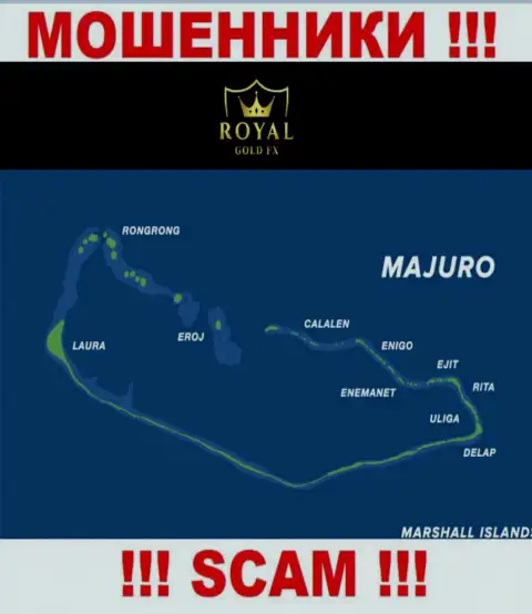 Рекомендуем избегать совместной работы с мошенниками RoyalGoldFX Com, Majuro, Marshall Islands - их оффшорное место регистрации
